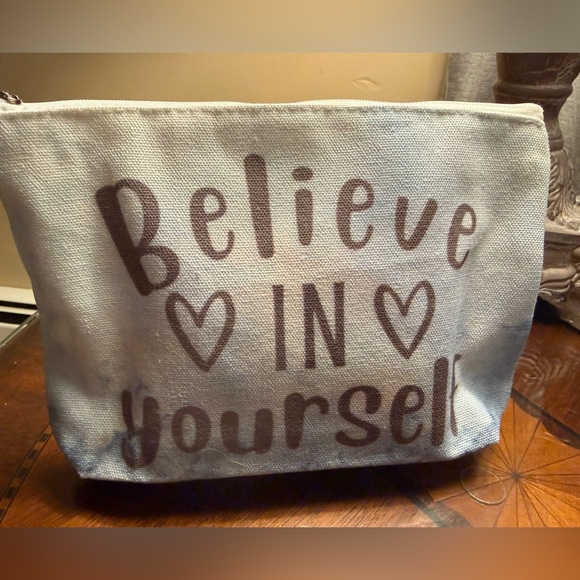 Inspirational Cosmetic Bags w/Sleep Mask, Body Wash, Shadow Palette & Mascara - Picture 4 of 11